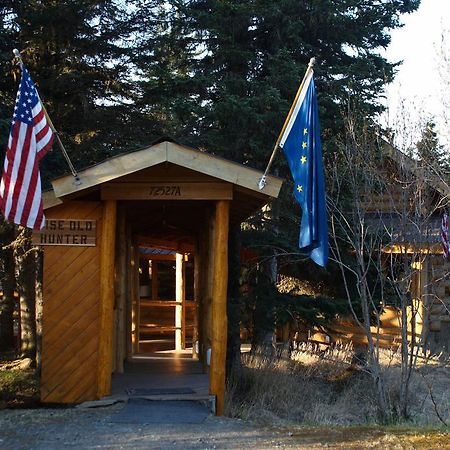 Wise Old Hunter Lodge Anchor Point Bagian luar foto